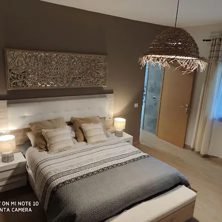 아파트 House 2 *