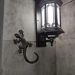 House 2 تياس